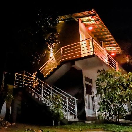 Stairway Way To Heaven Appartement Ambalangoda  Buitenkant foto