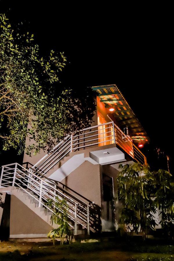 Stairway Way To Heaven Appartement Ambalangoda  Buitenkant foto